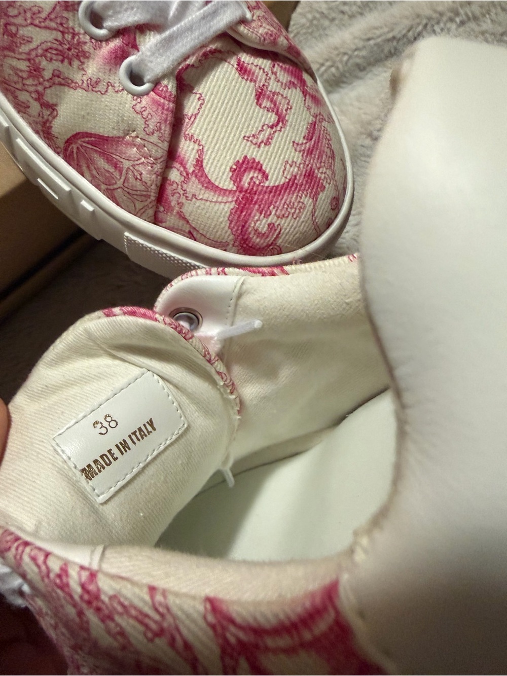 Versace Women’s Cream Canvas Sneakers with Pink Toile Print
Like New - Picture 2 of 11